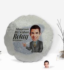 Kişiye Özel İsimli Erkek Nihayetinde Karikatürlü Yuvarlak Dekoratif Kırlent Yastık-2