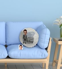 Kişiye Özel İsimli Erkek Nihayetinde Karikatürlü Yuvarlak Dekoratif Kırlent Yastık-1