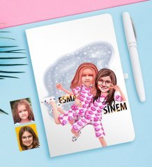 Kişiye Özel Kız Kardeşler Karikatürlü Beyaz Defter ve Kalem Hediye Seti-1