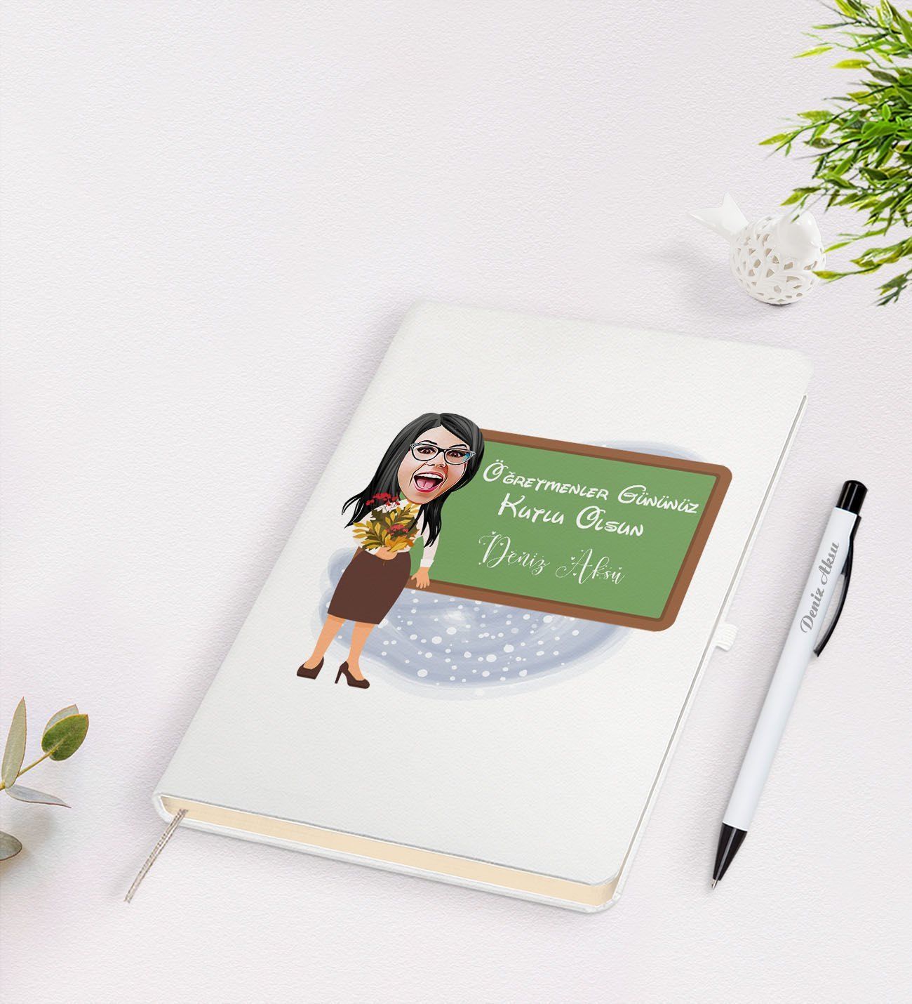 BK Gift Kişiye Özel Öğretmen Karikatürlü Beyaz Defter Kalem Seti - 1