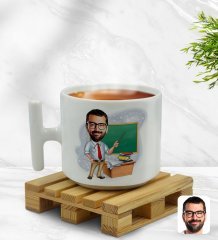 Kişiye Özel Erkek Öğretmen Karikatürlü T Kulplu Beyaz Middle Kupa Bardak-1