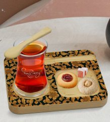 Kişiye Özel Doğal Ahşap Kaşıklı Sunum Tabağı ve Heybeli Çay Bardağı Hediye Seti - Model 15