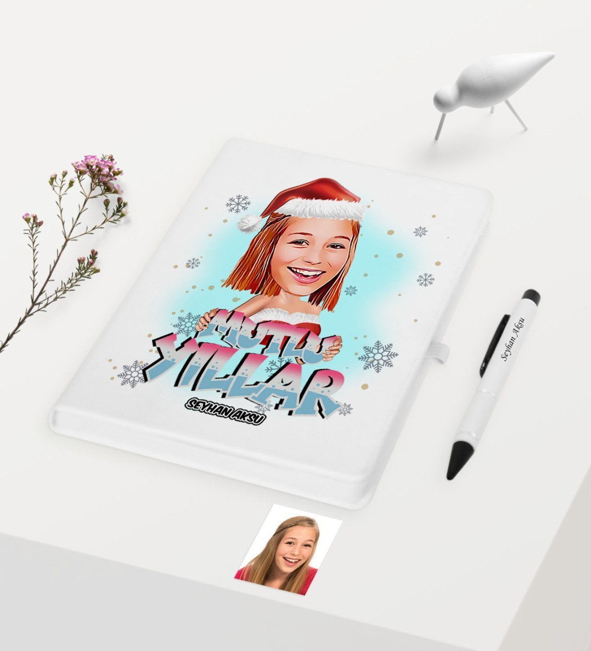 Kişiye Özel Yılbaşı Temalı Bayan Karikatürlü Beyaz Defter Kalem Seti - 5