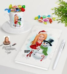 Kişiye Özel Kadın Yeni Yıl Karikatürlü Beyaz Defter Kalem Türk Kahvesi Fincanı ve Haribo Şeker Hediye Seti-2