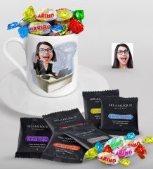 Kişiye Özel Bayan Asistan Karikatürlü Türk Kahvesi Fincanı Selamlique Karışık Türk Kahvesi ve Haribo Şeker Hediye Seti-1