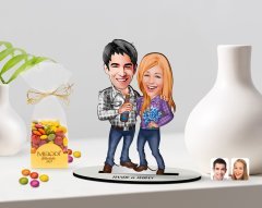 Kişiye Özel Sevgililer Karikatürlü 3D Ahşap Biblo ve Çikolatalı Renkli Bonbon Draje Hediye Seti-50