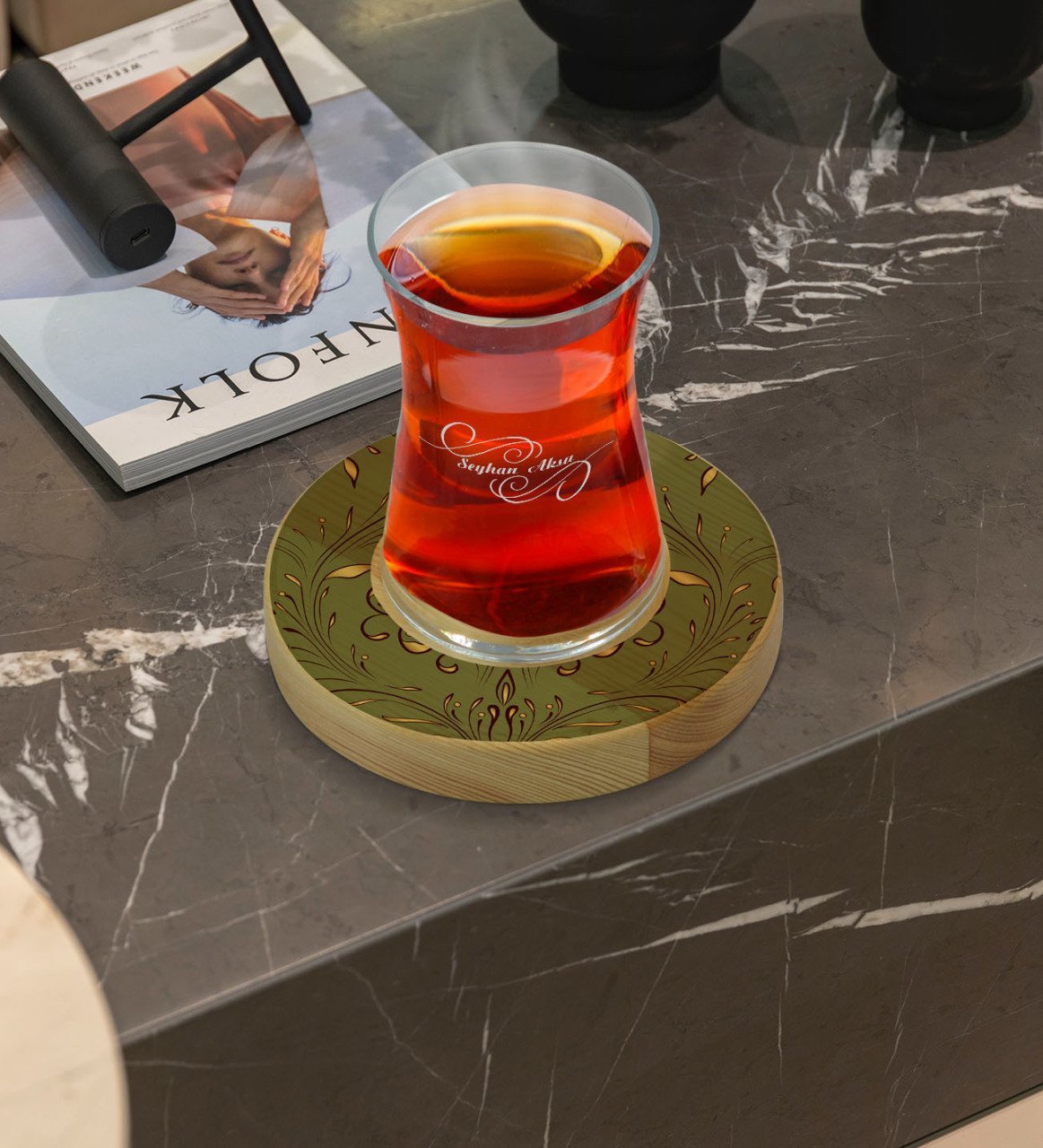 Kişiye Özel Retro Motif Tasarımlı Doğal Ahşap Tabaklı Heybeli Çay Bardağı Model 4