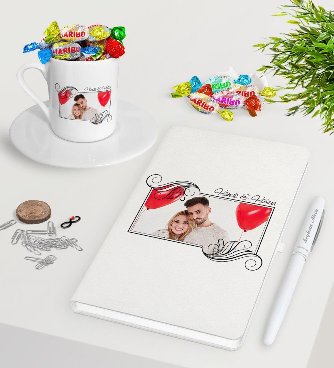 Kişiye Özel İsimli Fotoğraflı Beyaz Defter Kalem Türk Kahvesi Fincanı ve Haribo Şeker Hediye Seti-32