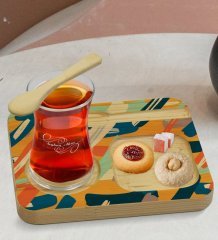 Kişiye Özel Doğal Ahşap Kaşıklı Sunum Tabağı ve Heybeli Çay Bardağı Hediye Seti - Model 3