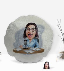 Kişiye Özel Kadın Spiker Karikatürlü Yuvarlak Dekoratif Kırlent Yastık-1