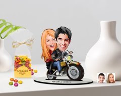 Kişiye Özel Sevgililer Karikatürlü 3D Ahşap Biblo ve Çikolatalı Renkli Bonbon Draje Hediye Seti-17
