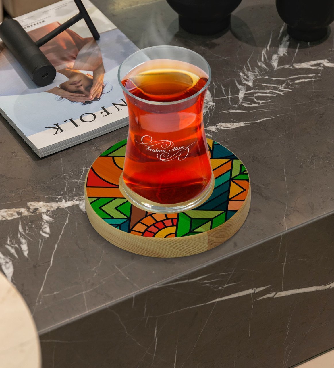 Kişiye Özel Modern Art Tasarımlı Doğal Ahşap Tabaklı Heybeli Çay Bardağı Model 15