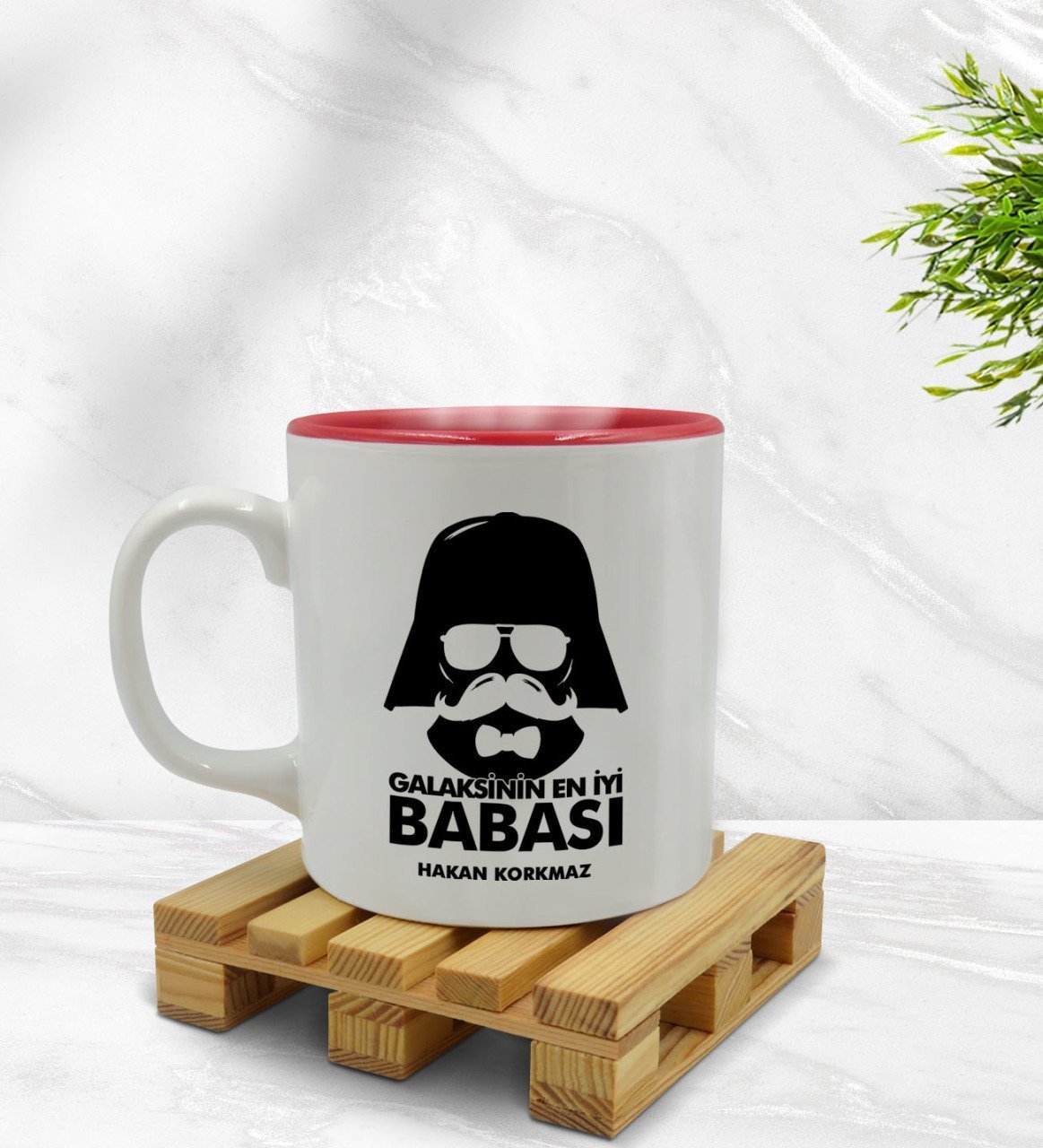 Kişiye Özel Galaksinin En İyi Babası Tasarımlı İçi Kırmızı Renkli Kupa Bardak Model 1