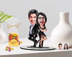 Kişiye Özel Sevgililer Karikatürlü 3D Ahşap Biblo ve Çikolatalı Renkli Bonbon Draje Hediye Seti-6