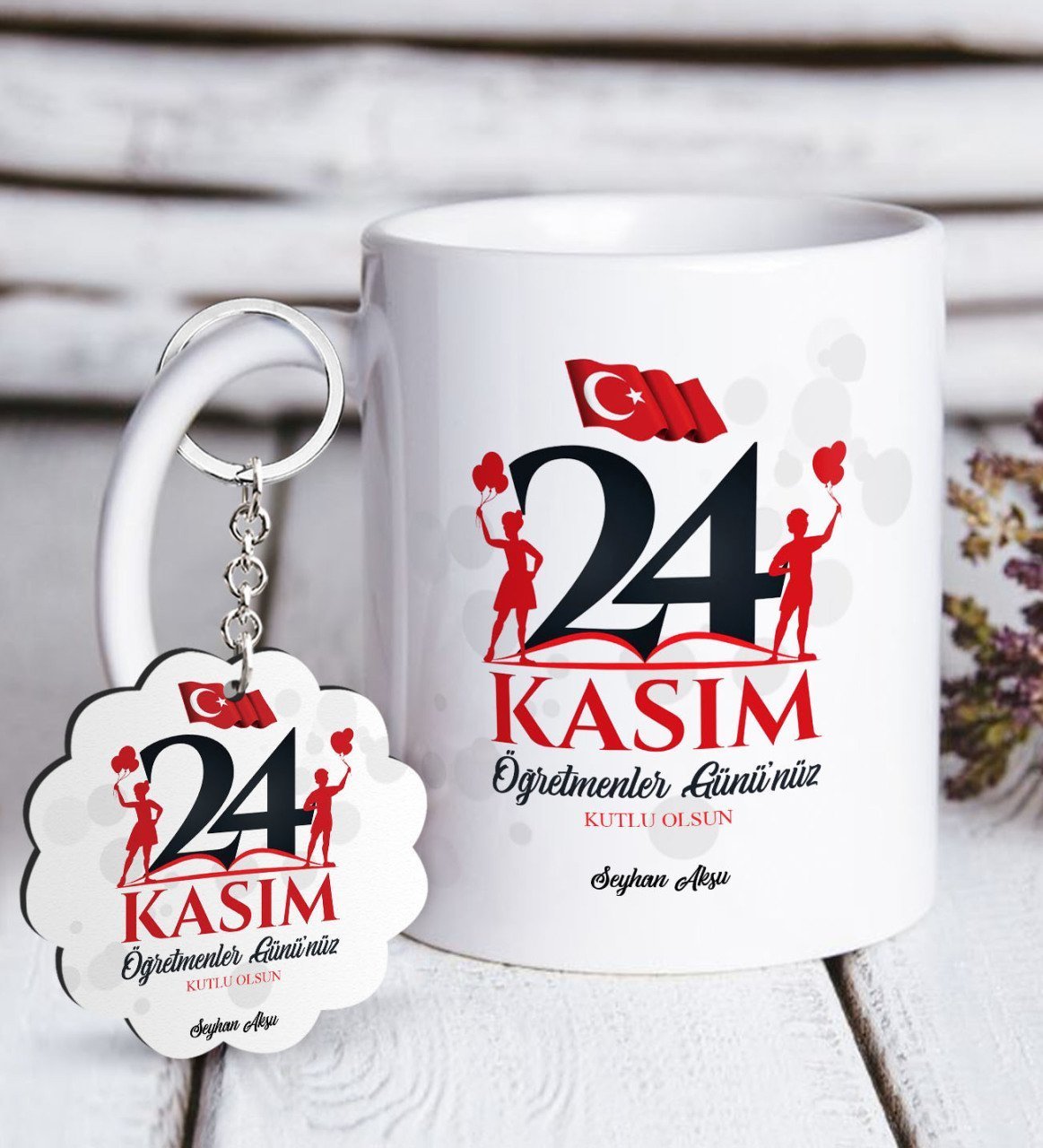 Kişiye Özel Öğretmenler Gününüz Kutlu Olsun Beyaz Kupa ve Anahtarlık Hediye Seti-2