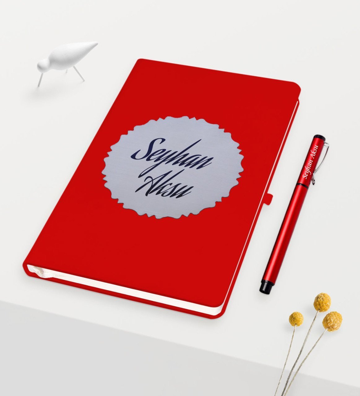 Kişiye Özel Kabartma Plakalı Kırmızı Defter Kalem Set