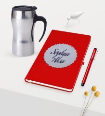 Kişiye Özel Kabartma Plakalı Kırmızı Defter Kalem Silver Termos Mug Seti