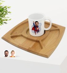 Kişiye Özel Süper Baba Süper Çocuk Karikatürlü Beyaz Kupa ve Doğal Masif Ahşap 4 Bölmeli Sunum Tabağı Çerezlik Hediye Seti-1
