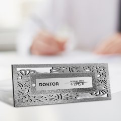 Kişiye Özel Mesleki Doktor Ahşap Masa İsimliği (Model L10)