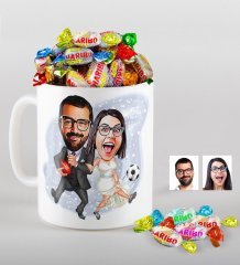 Kişiye Özel Sevgililer Karikatürlü Kupa ve Haribo Şeker Hediye Seti-15