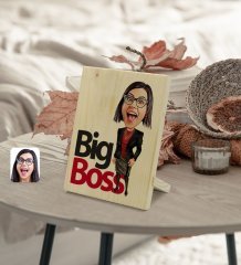 Kişiye Özel Kadın Big Boss Karikatürlü Dekoratif Ahşap Çerçeve Model 2
