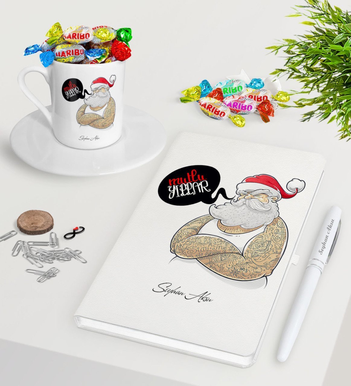 Kişiye Özel Noel Baba Beyaz Defter Kalem Türk Kahvesi Fincanı ve Haribo Şeker Hediye Seti-4