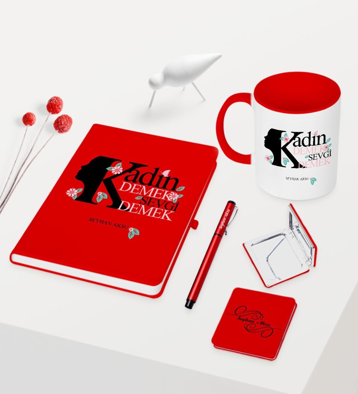 Kişiye Özel Kadınlar Günü Temalı Kırmızı Defter Kalem Kupa Ayna Seti - 4