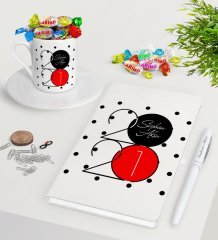 BK Gift Kişiye Özel 2023 Mutlu Yıllar Beyaz Defter Kalem Türk Kahvesi Fincanı ve Haribo Şeker Hediye Seti-15