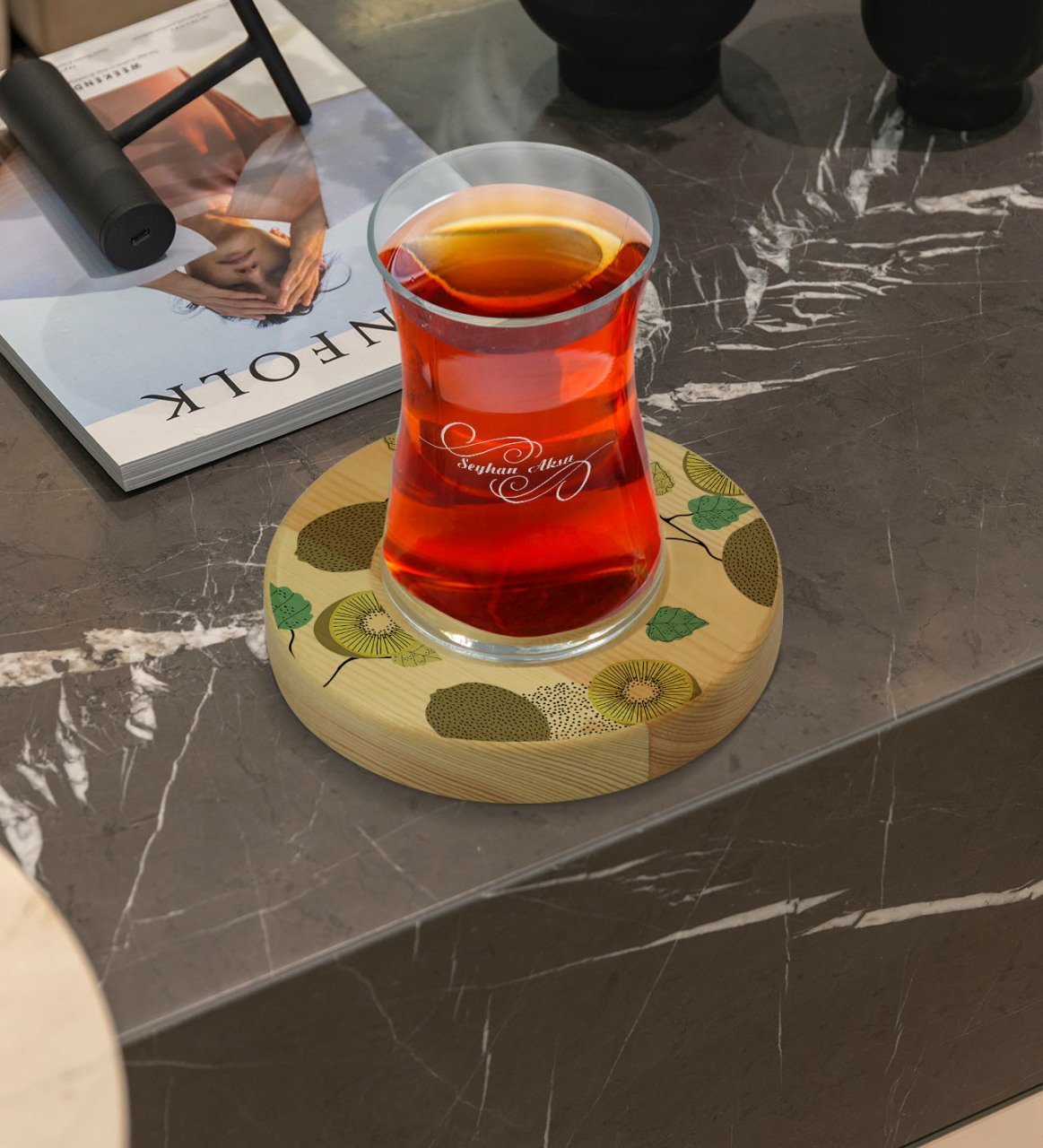 Kişiye Özel Kivi Tasarımlı Doğal Ahşap Tabaklı Heybeli Çay Bardağı Model 1