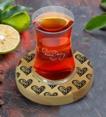 Kişiye Özel Kalpler Tasarımlı Doğal Ahşap Tabaklı Heybeli Çay Bardağı Model 1