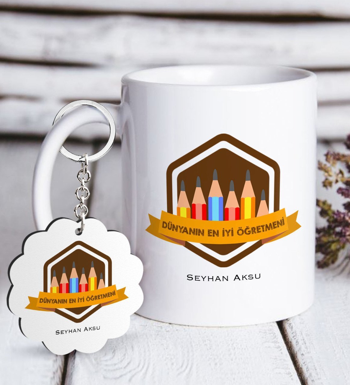 Kişiye Özel Dünyanın En İyi Öğretmeni Beyaz Kupa ve Anahtarlık Hediye Seti-21