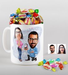 Kişiye Özel Evlilik Teklifi Karikatürlü Kupa ve Haribo Şeker Hediye Seti-1