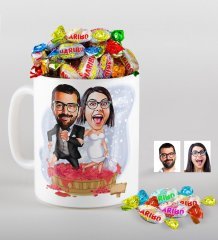 Kişiye Özel Evleniyoruz Karikatürlü Kupa ve Haribo Şeker Hediye Seti-10
