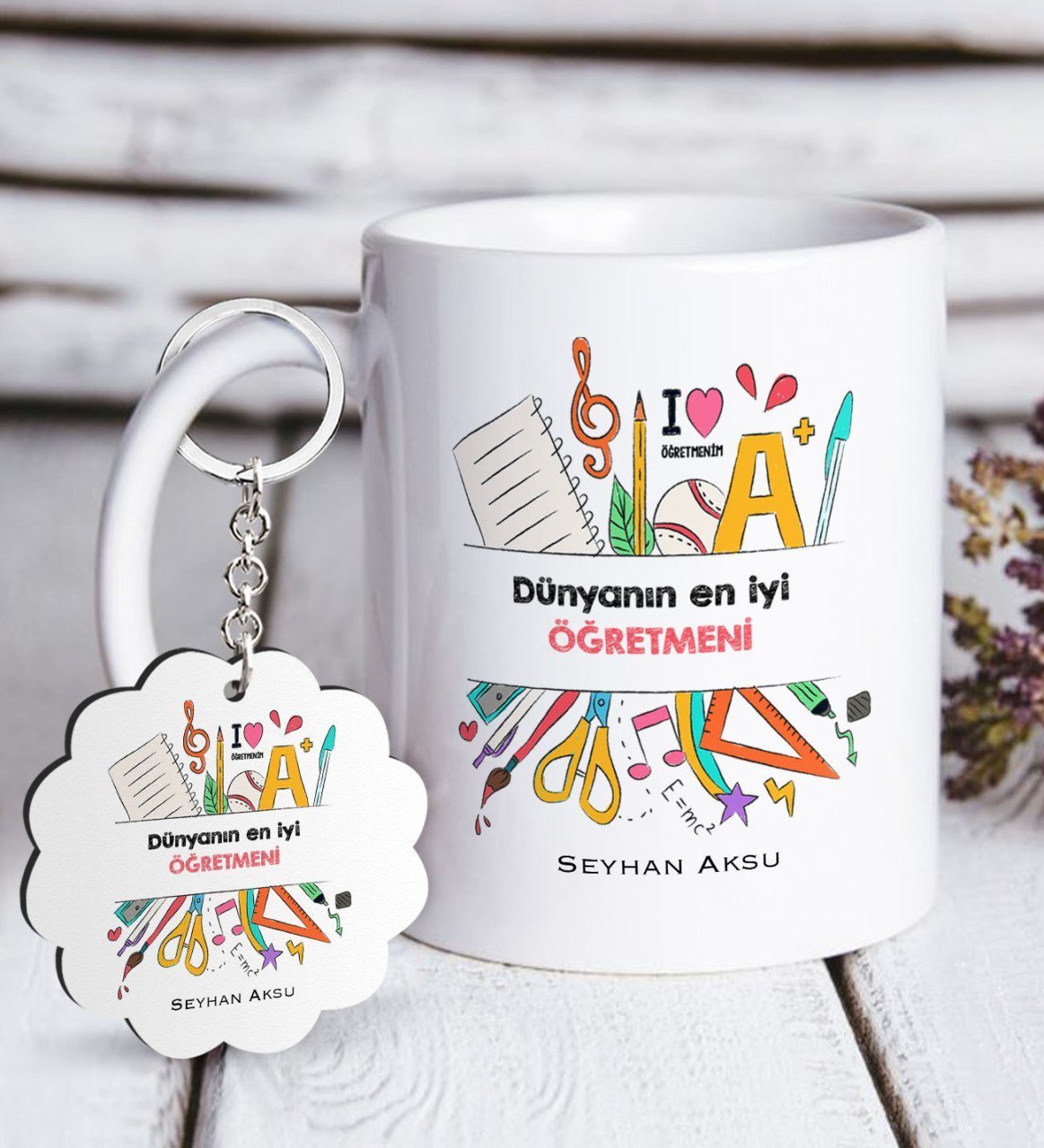 Kişiye Özel Dünyanın En İyi Öğretmeni Beyaz Kupa ve Anahtarlık Hediye Seti-13
