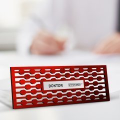 Kişiye Özel Mesleki Doktor Ahşap Masa İsimliği (Model K3)