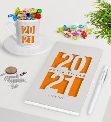 BK Gift Kişiye Özel 2023 Mutlu Yıllar Beyaz Defter Kalem Türk Kahvesi Fincanı ve Haribo Şeker Hediye Seti-7
