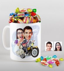 Kişiye Özel Evleniyoruz Karikatürlü Kupa ve Haribo Şeker Hediye Seti-8