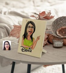 Kişiye Özel İsimli Kadın Karikatürlü Dekoratif Ahşap Çerçeve Model 19