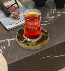 Kişiye Özel Çiçekler Tasarımlı Doğal Ahşap Tabaklı Heybeli Çay Bardağı Model 4