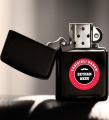 Kişiye Özel Yakışıklı Babam Tasarımlı Renkli Baskılı Benzinli Siyah Metal Çakmak-1