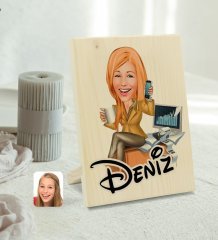 Kişiye Özel İsimli Kadın Muhasebeci Karikatürlü Dekoratif Ahşap Çerçeve Model 1