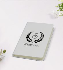 Kişiye Özel Çelenk Baş Harfli İsimli 9x14cm Beyaz Defter - Model 1