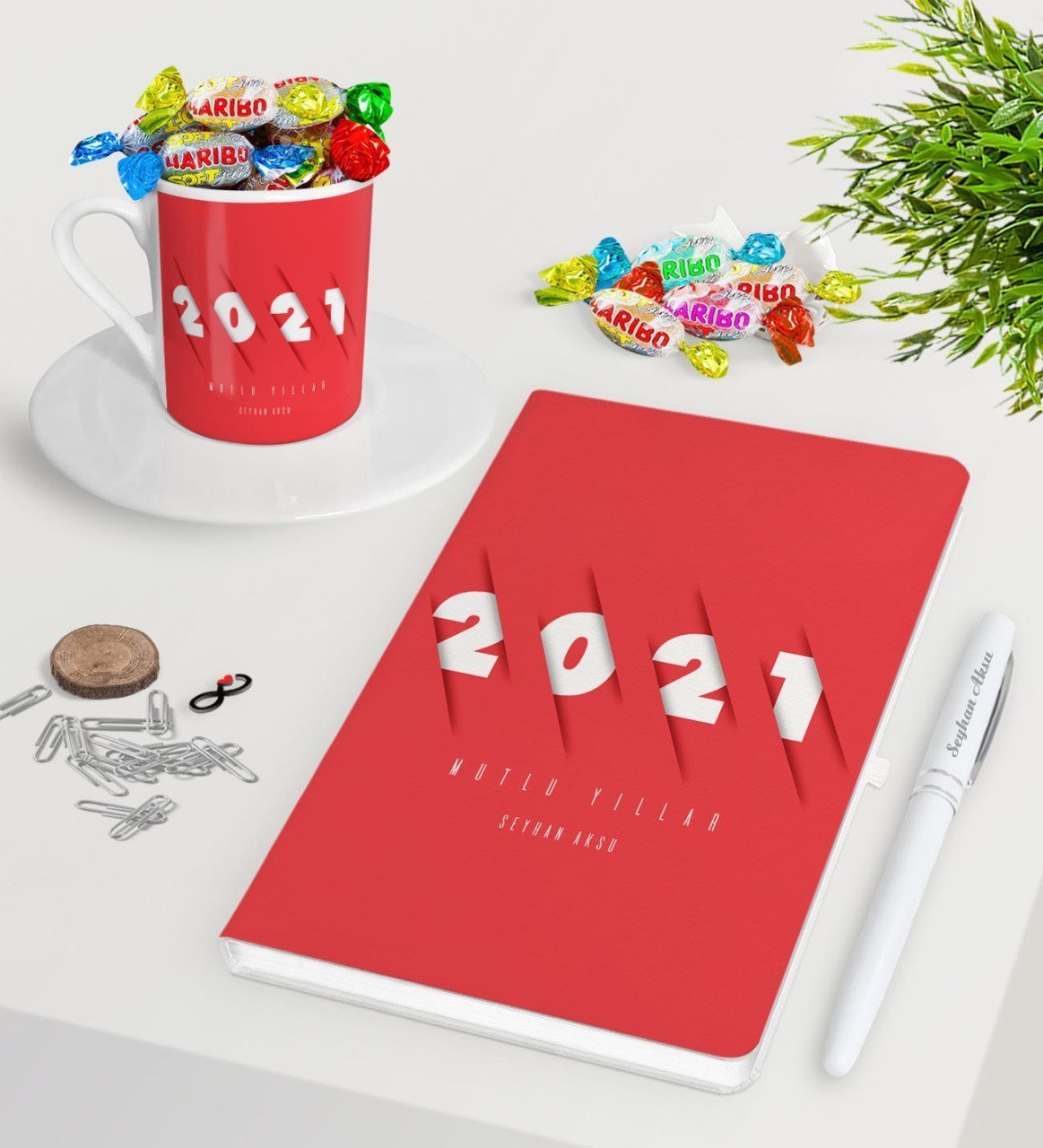 BK Gift Kişiye Özel 2023 Mutlu Yıllar Beyaz Defter Kalem Türk Kahvesi Fincanı ve Haribo Şeker Hediye Seti-1