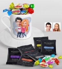 Kişiye Özel Sevgililer Karikatürlü Türk Kahvesi Fincanı Selamlique Karışık Türk Kahvesi ve Haribo Şeker Hediye Seti-5