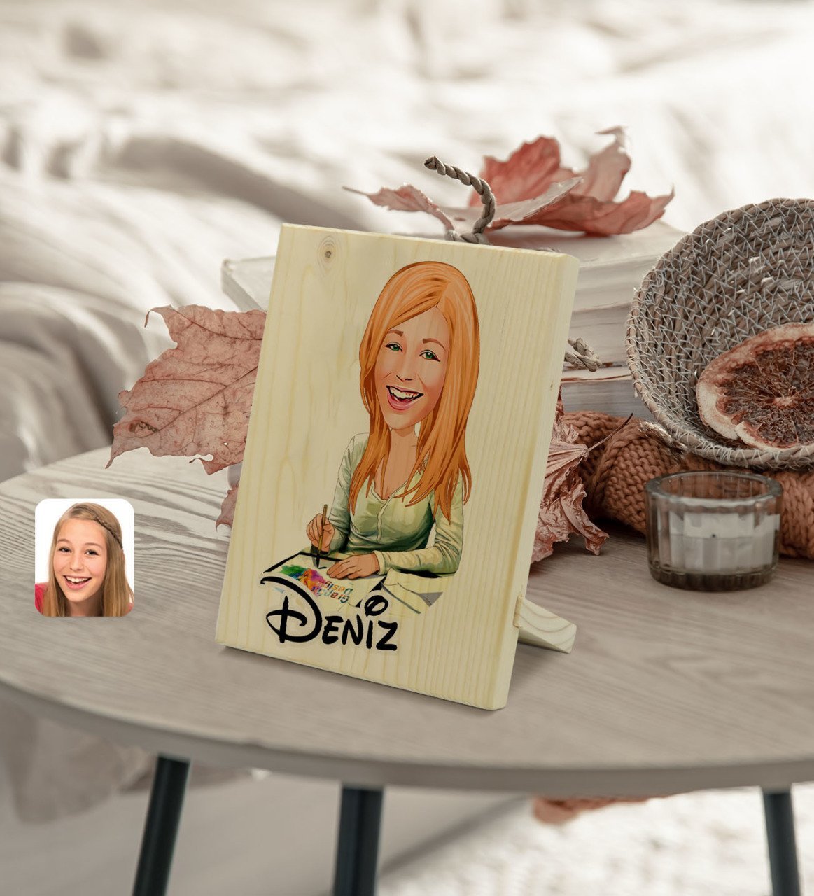 Kişiye Özel İsimli Kadın Grafik Tasarımcı Karikatürlü Dekoratif Ahşap Çerçeve Model 1