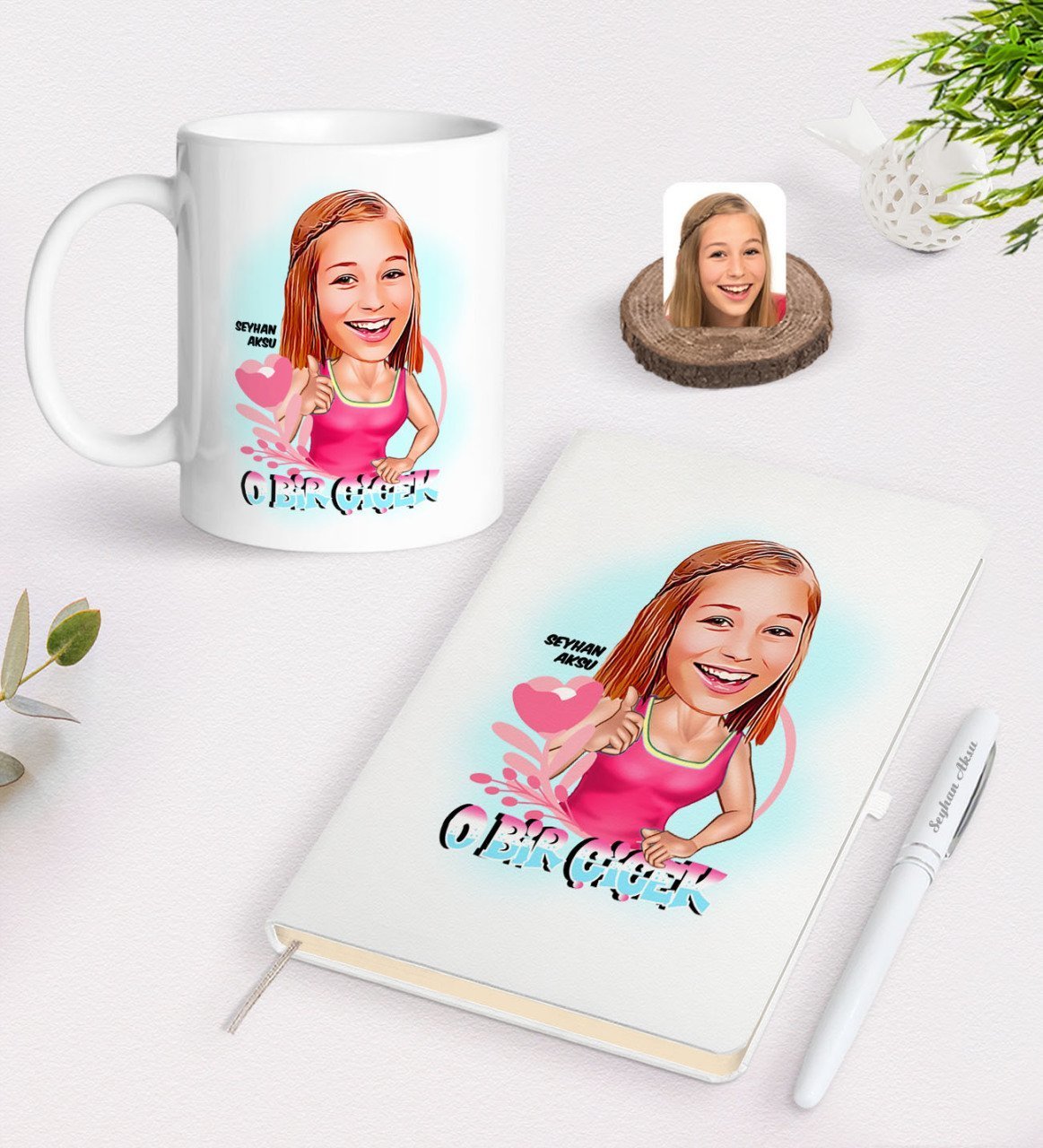 Kişiye Özel Kadınlar Günü Karikatürlü Beyaz Defter Kalem ve Kupa Seti-4