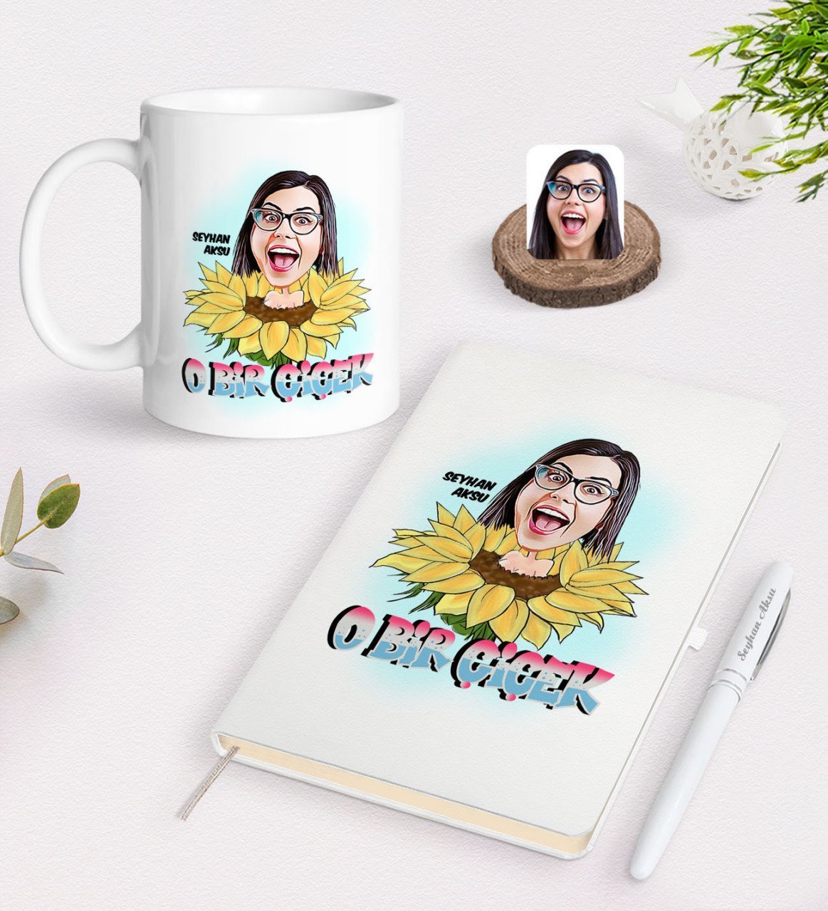 Kişiye Özel Kadınlar Günü Karikatürlü Beyaz Defter Kalem ve Kupa Seti-1