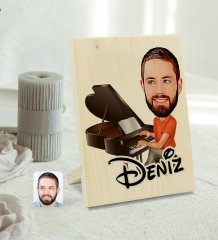 Kişiye Özel İsimli Erkek Piyanist Karikatürlü Dekoratif Ahşap Çerçeve Model 1