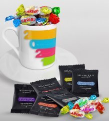 BK Gift Kişiye Özel 2023 Mutlu Yıllar Türk Kahvesi Fincanı Selamlique Karışık Türk Kahvesi ve Haribo Şeker Hediye Seti-12