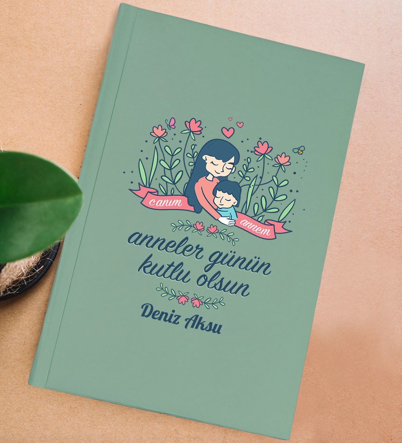 BK Gift Kişiye Özel isimli DTF Anneler Günü Tasarımlı Yeşil Sert Kapaklı Defter-2, Anneye Hediye
